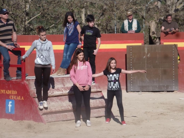  Young people in the plaza 